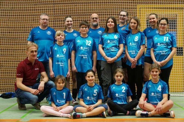 Gerne unterstützen wir immer wieder Sportmannschaften, wie die Jugendmannschaft des @vg_gundelfingen_volleyball.  Wir freuen uns auf die zukünftig Zusammenarbeit und wünschen Euch viele sportliche Erfolge und vor allem Spaß am Volleyball🏐. #sponsored #volleyball #gundelfingenanderdonau #physiotherapie